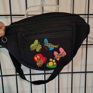 Vintage Walt Disney World Fanny Pack Embroidered Character Spell Out